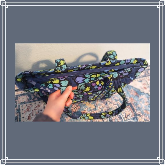 Vera Bradley Small Tote Purse Bag Handbag in Indigo Pop Retired Blue Pattern - Picture 5 of 16